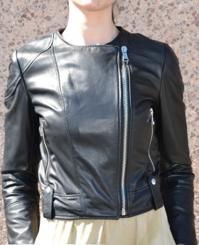 Short leather jacket with lateral zip