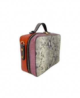 Squared handbag with removable shoulder strap
