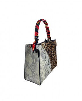 Elegant handbag with foulard