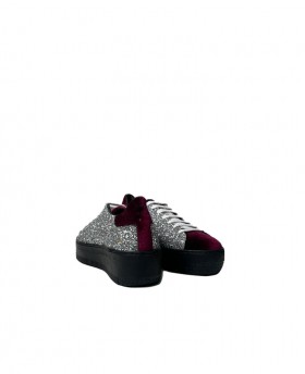 Suede shoe with glitter