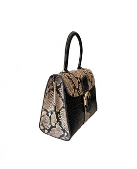 Hanbag with decorative buckle