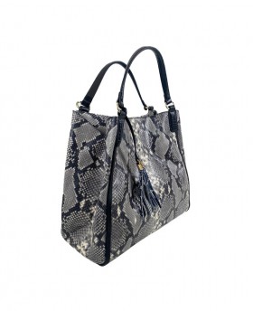 Roomy Shopping bag with leather tassel