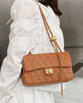 Quilted classic shoulder...