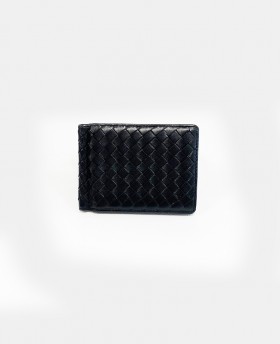 Wallet with internal clip